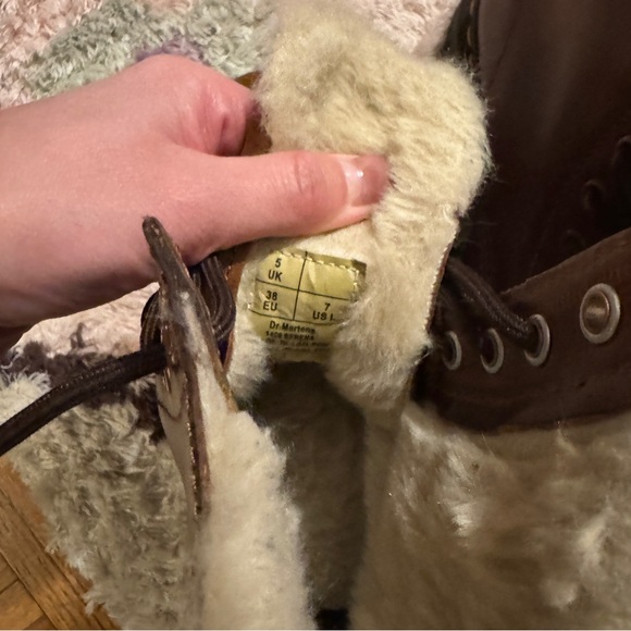 Dr Martens 1460 WOMEN'S FAUX FUR LINED LACE UP BOOTS Butterscotch Size L 7 - Picture 11 of 14